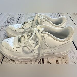 Nike Air Force 1 White Tennis Shoes size 7Y Kids 8.5 Womens
